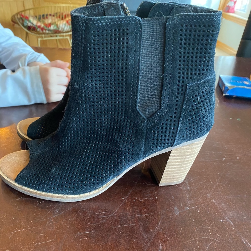 Tom’s Suede Booties